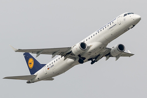 Lufthansa CityLine Embraer ERJ-195 D-AEME at Munich International Airport (EDDM/MUC)