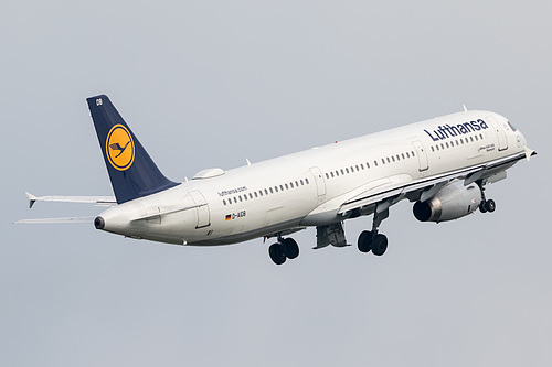 Lufthansa Airbus A321-200 D-AIDB at Munich International Airport (EDDM/MUC)