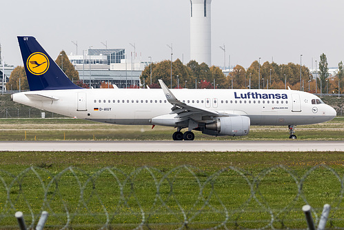 Lufthansa Airbus A320-200 D-AIUY at Munich International Airport (EDDM/MUC)