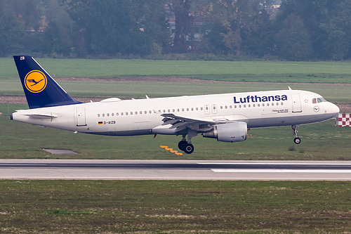 Lufthansa Airbus A320-200 D-AIZB at Munich International Airport (EDDM/MUC)