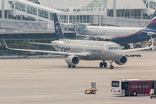 Air France Airbus A320-200 F-HEPI at Munich International Airport (EDDM/MUC) Air France Airbus A320-200 F-HEPI at Munich International Airport (EDDM/MUC)