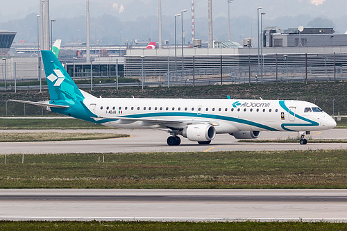 Air Dolomiti Embraer ERJ-195 I-ADJQ at Munich International Airport (EDDM/MUC) Air Dolomiti Embraer ERJ-195 I-ADJQ at Munich International Airport (EDDM/MUC)