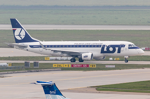 LOT Polish Airlines Embraer ERJ-175 SP-LIK at Munich International Airport (EDDM/MUC)