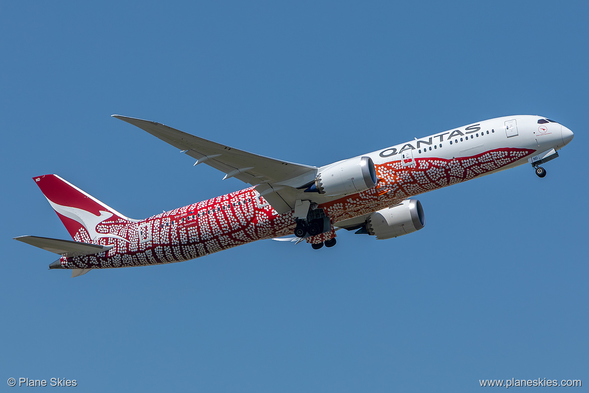 Qantas Boeing 787-9 VH-ZND at London Heathrow Airport (EGLL/LHR)