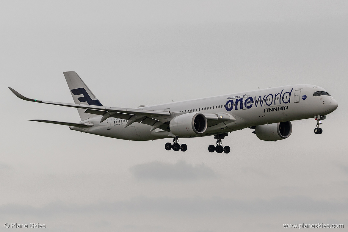 Finnair Airbus A350-900 OH-LWB at London Heathrow Airport (EGLL/LHR)