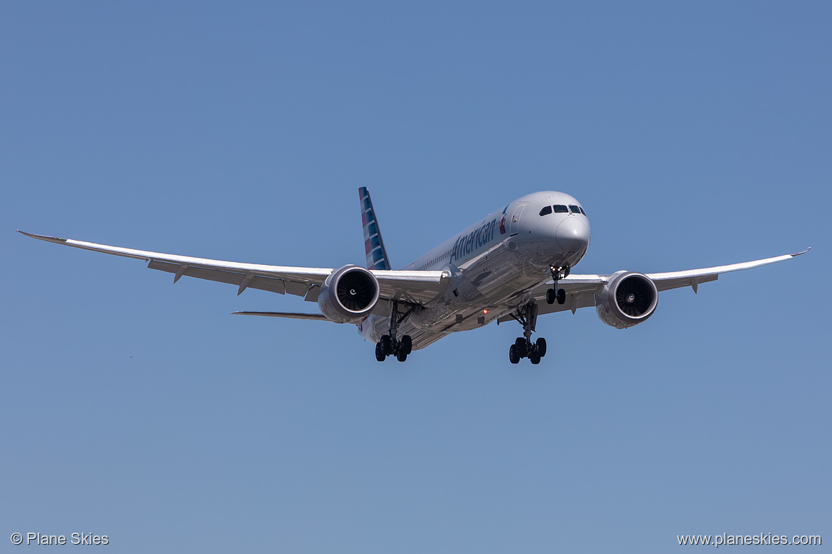 American Airlines Boeing 787-9 N824AN at Los Angeles International Airport (KLAX/LAX)