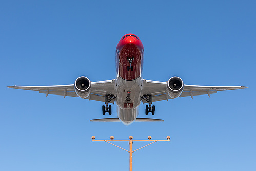 Norwegian Long Haul Boeing 787-9 LN-LNK at Los Angeles International Airport (KLAX/LAX) Norwegian Long Haul Boeing 787-9 LN-LNK at Los Angeles International Airport (KLAX/LAX)