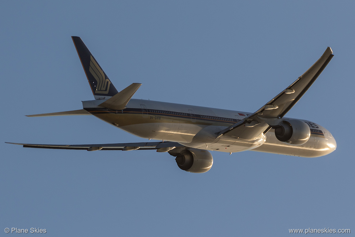 Singapore Airlines Boeing 777-300ER 9V-SWM at Los Angeles International Airport (KLAX/LAX)