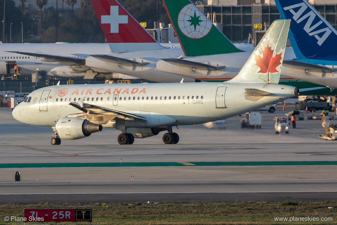 Air Canada Airbus A319-100 C-GARG at Los Angeles International Airport (KLAX/LAX)