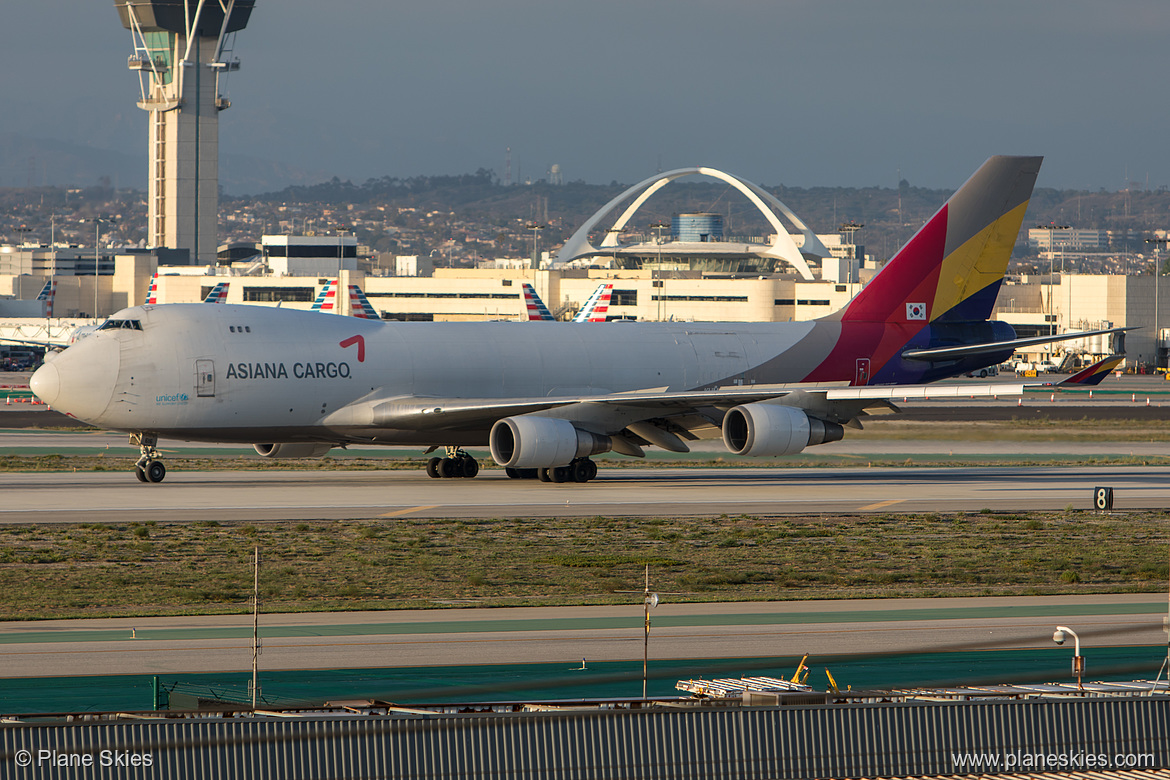 Asiana Airlines Boeing 747-400F HL7616 at Los Angeles International Airport (KLAX/LAX) Asiana Airlines Boeing 747-400F HL7616 at Los Angeles International Airport (KLAX/LAX)
