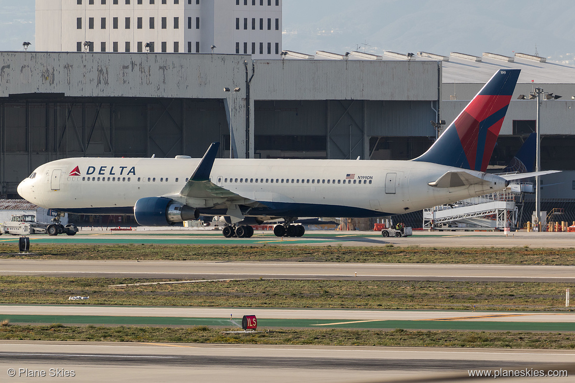 Delta Air Lines Boeing 767-300ER N199DN at Los Angeles International Airport (KLAX/LAX) Delta Air Lines Boeing 767-300ER N199DN at Los Angeles International Airport (KLAX/LAX)