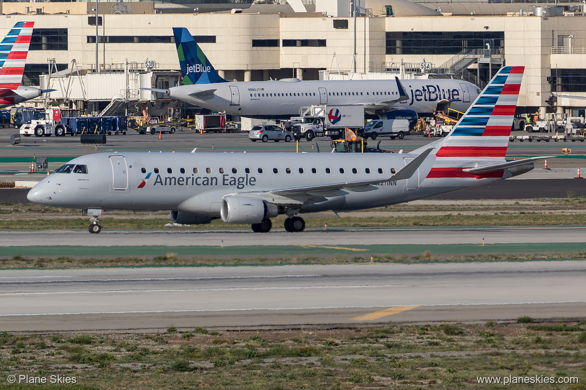 Compass Airlines Embraer ERJ-175 N211NN at Los Angeles International Airport (KLAX/LAX)