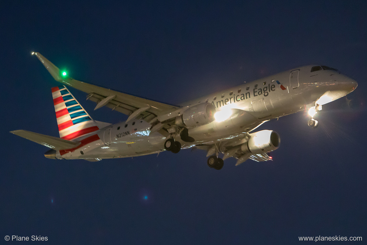 Compass Airlines Embraer ERJ-175 N212NN at Los Angeles International Airport (KLAX/LAX)