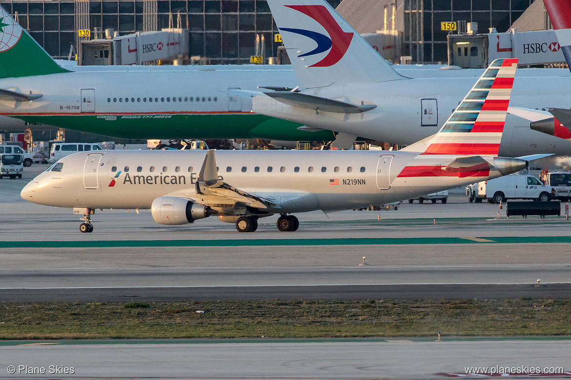 Compass Airlines Embraer ERJ-175 N219NN at Los Angeles International Airport (KLAX/LAX)