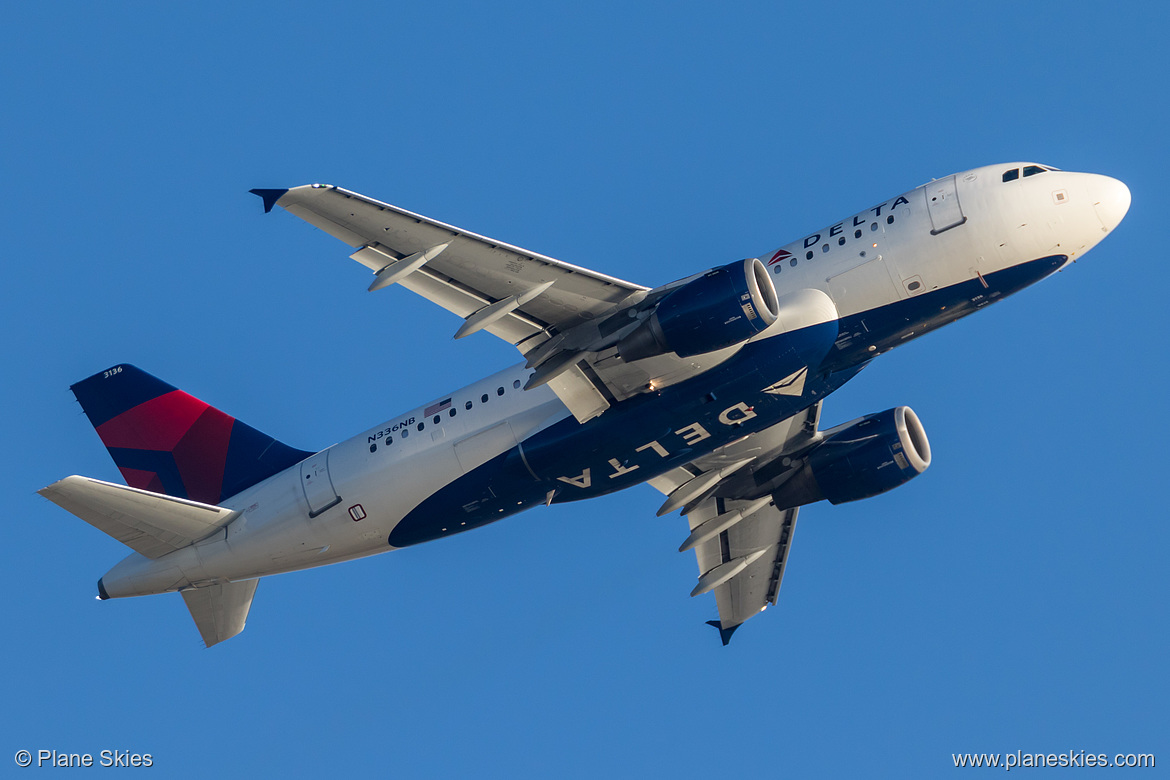 Delta Air Lines Airbus A319-100 N336NB at Los Angeles International Airport (KLAX/LAX)