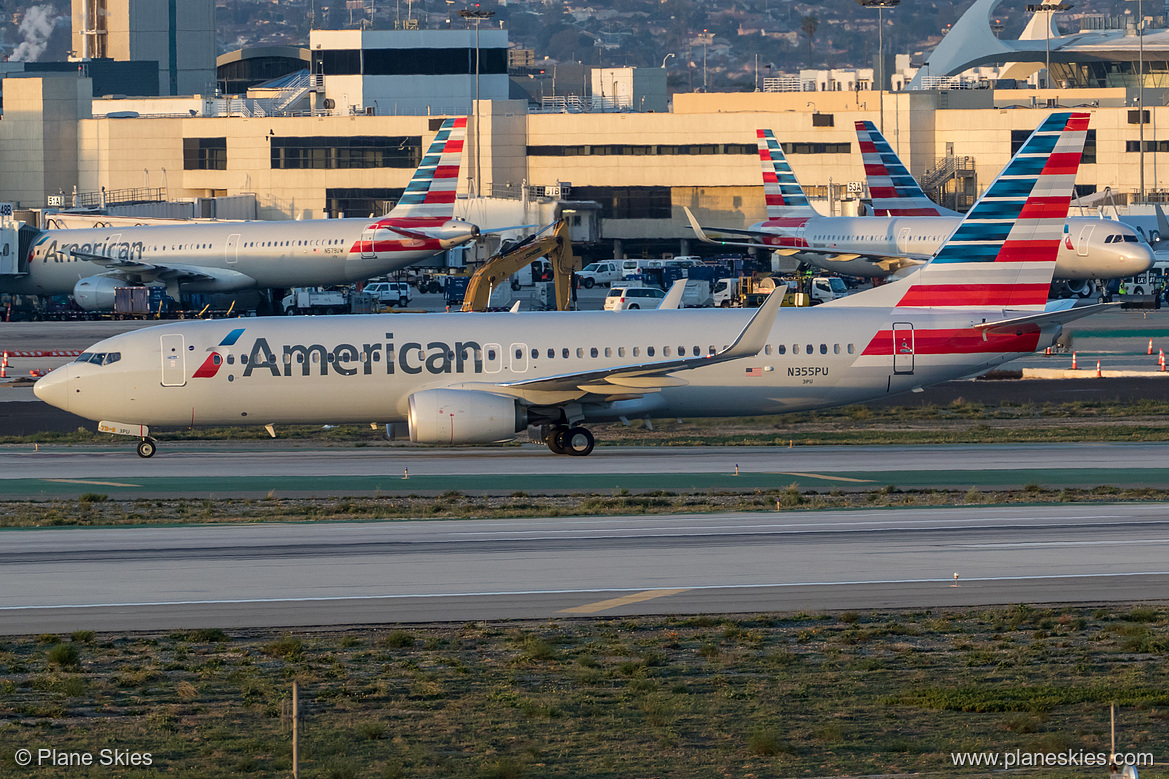 American Airlines Boeing 737-800 N355PU at Los Angeles International Airport (KLAX/LAX)