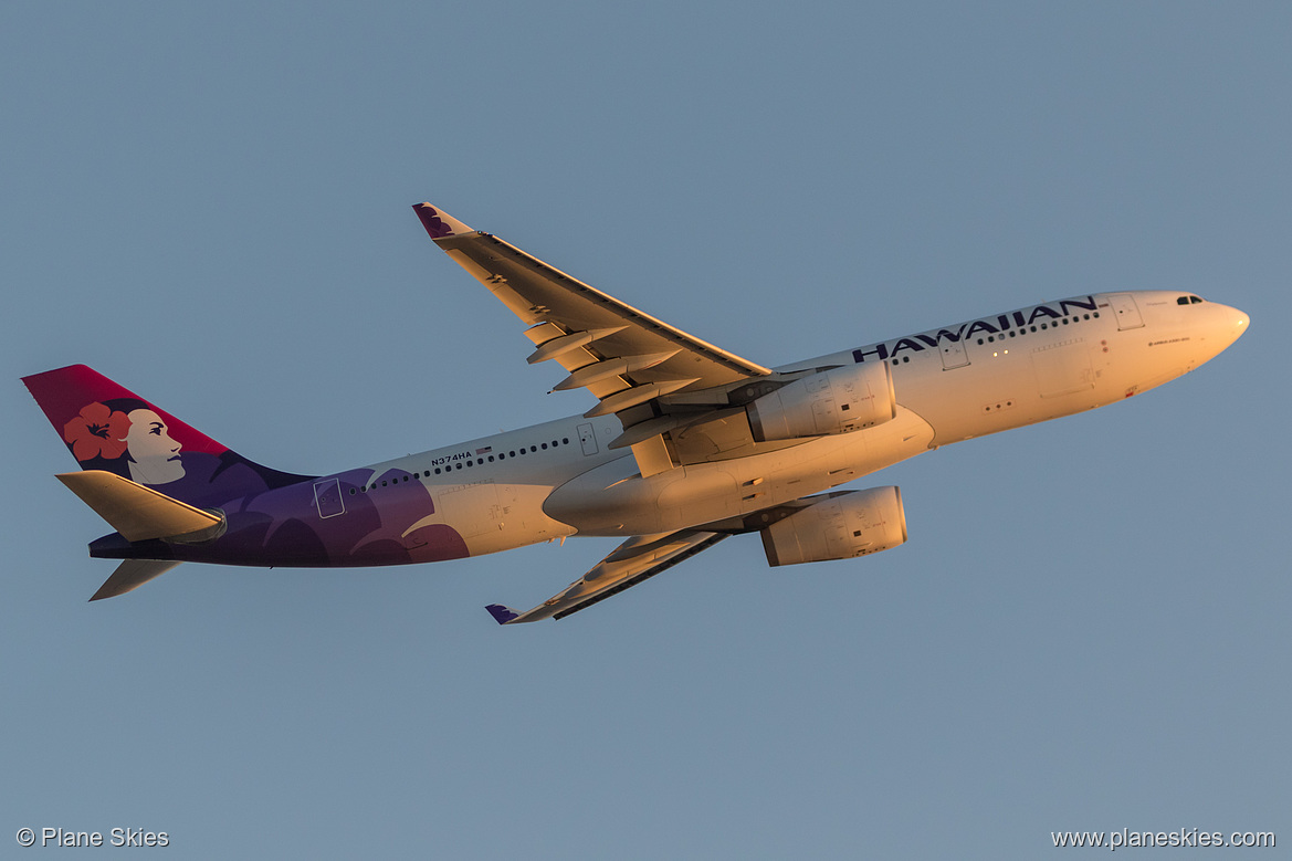 Hawaiian Airlines Airbus A330-200 N374HA at Los Angeles International Airport (KLAX/LAX)