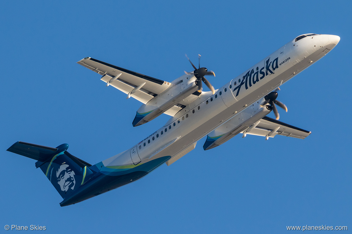 Horizon Air DHC Dash-8-400 N436QX at Los Angeles International Airport (KLAX/LAX)