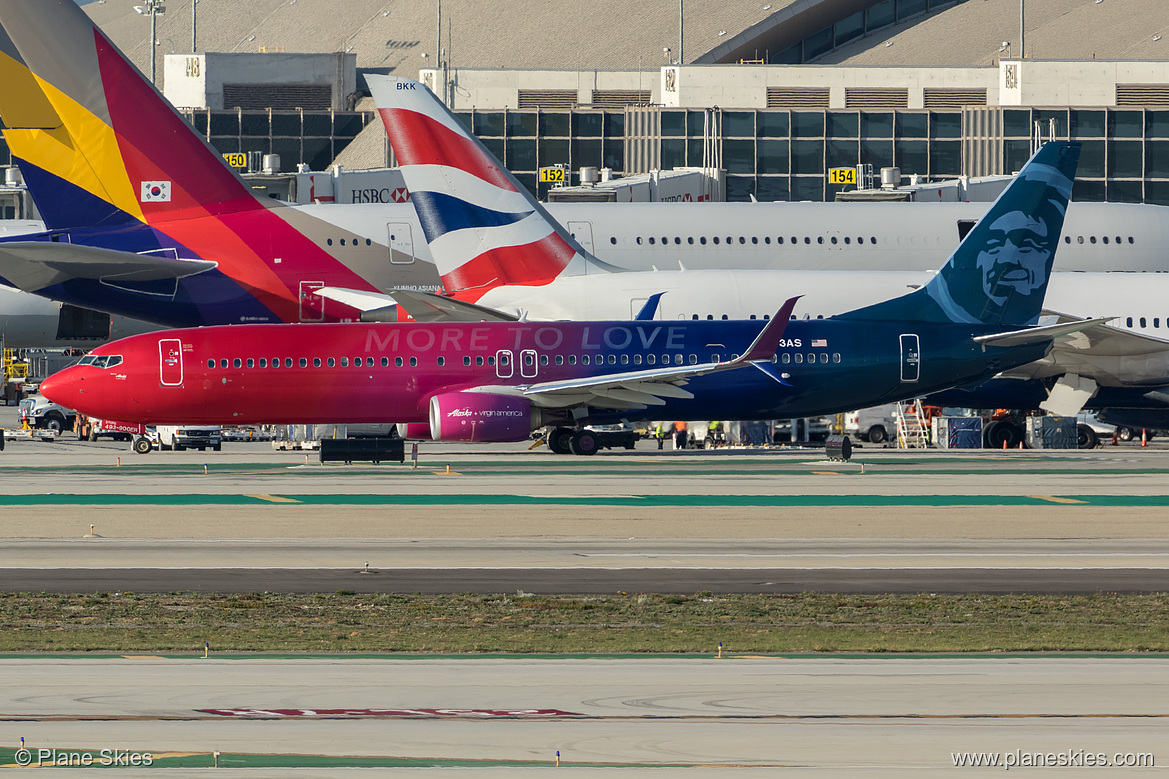 Alaska Airlines Boeing 737-900ER N493AS at Los Angeles International Airport (KLAX/LAX) Alaska Airlines Boeing 737-900ER N493AS at Los Angeles International Airport (KLAX/LAX)