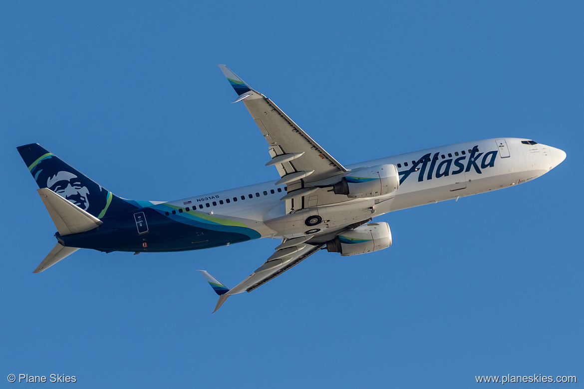 Alaska Airlines Boeing 737-800 N531AS at Los Angeles International Airport (KLAX/LAX)