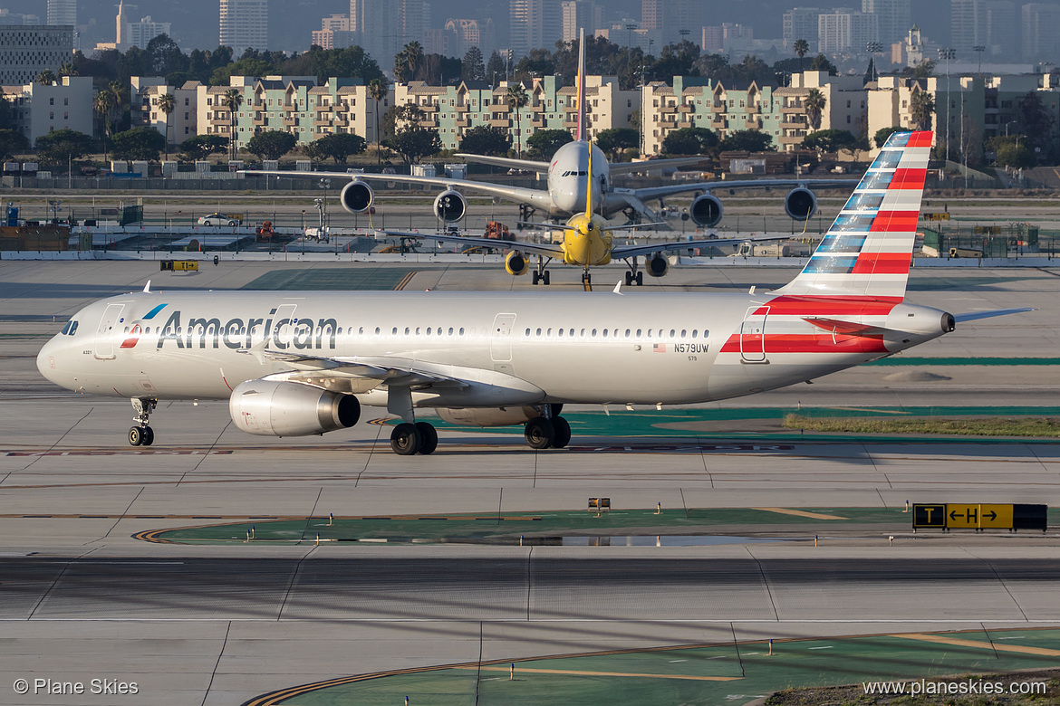 American Airlines Airbus A321-200 N579UW at Los Angeles International Airport (KLAX/LAX) American Airlines Airbus A321-200 N579UW at Los Angeles International Airport (KLAX/LAX)