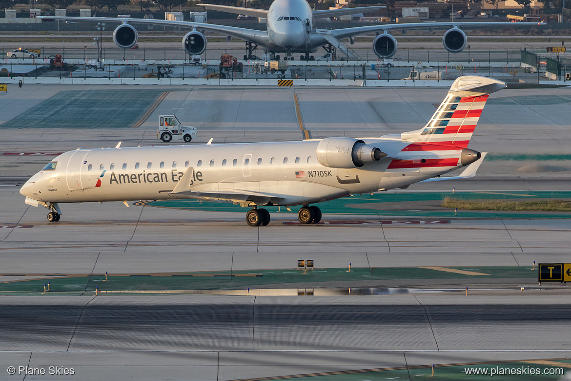 SkyWest Airlines Canadair CRJ-700 N710SK at Los Angeles International Airport (KLAX/LAX) SkyWest Airlines Canadair CRJ-700 N710SK at Los Angeles International Airport (KLAX/LAX)