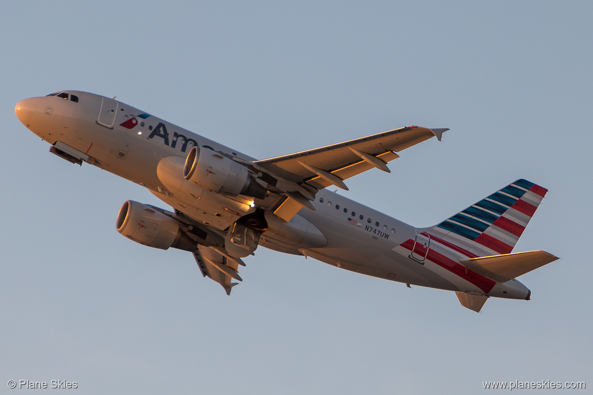 American Airlines Airbus A319-100 N747UW at Los Angeles International Airport (KLAX/LAX)