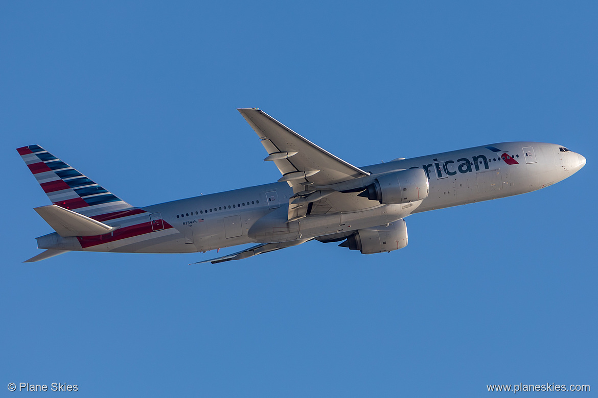 American Airlines Boeing 777-200ER N754AN at Los Angeles International Airport (KLAX/LAX) American Airlines Boeing 777-200ER N754AN at Los Angeles International Airport (KLAX/LAX)