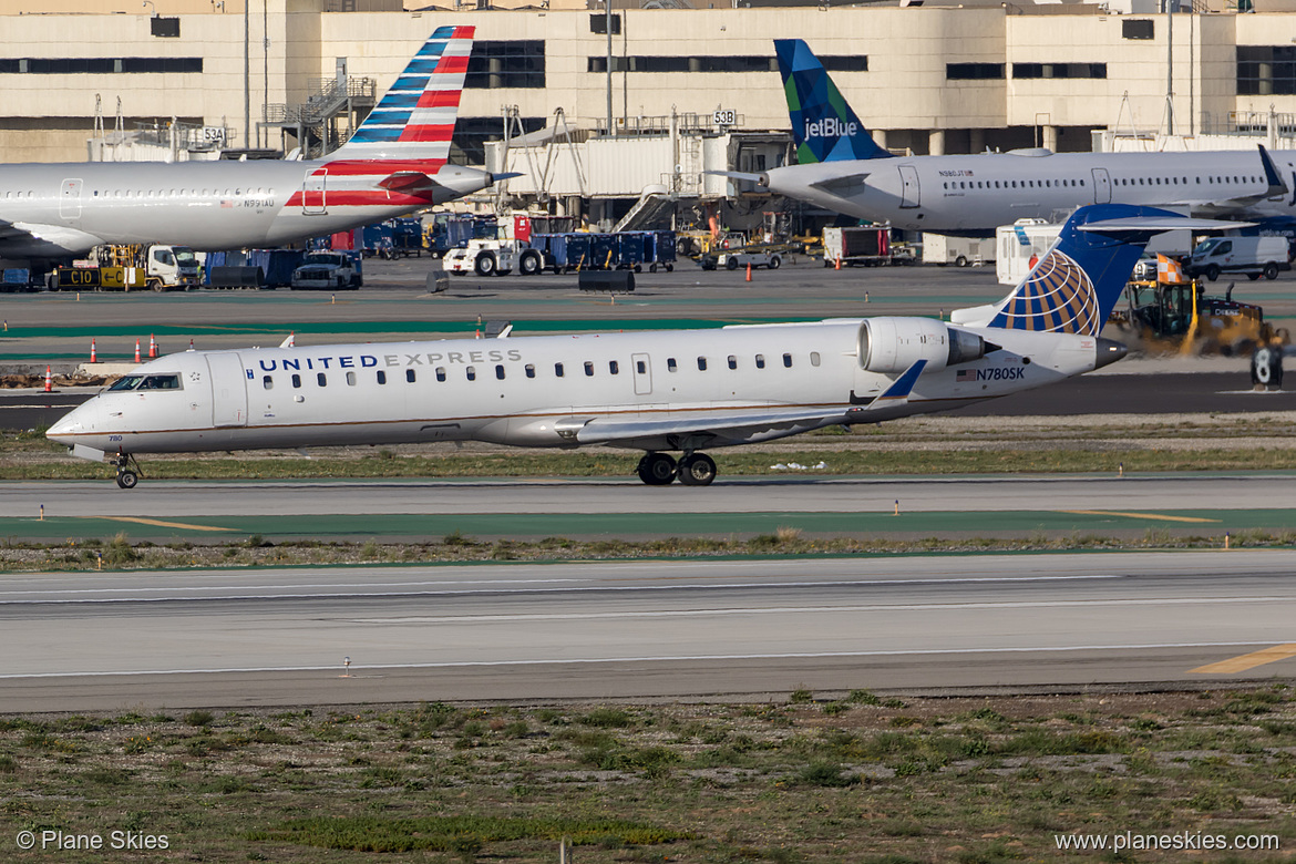 SkyWest Airlines Canadair CRJ-700 N780SK at Los Angeles International Airport (KLAX/LAX)