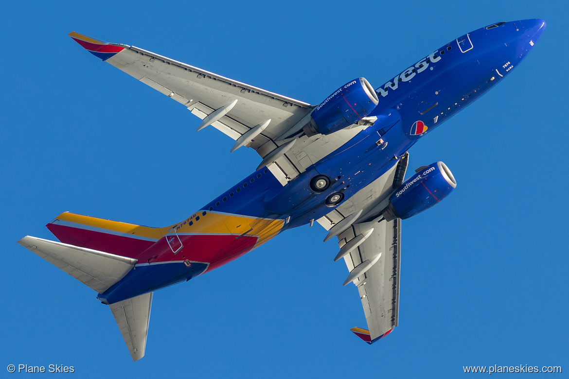 Southwest Airlines Boeing 737-700 N7874B at Los Angeles International Airport (KLAX/LAX)