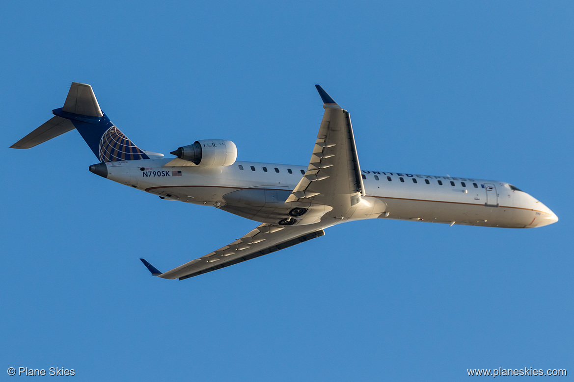 SkyWest Airlines Canadair CRJ-700 N790SK at Los Angeles International Airport (KLAX/LAX) SkyWest Airlines Canadair CRJ-700 N790SK at Los Angeles International Airport (KLAX/LAX)