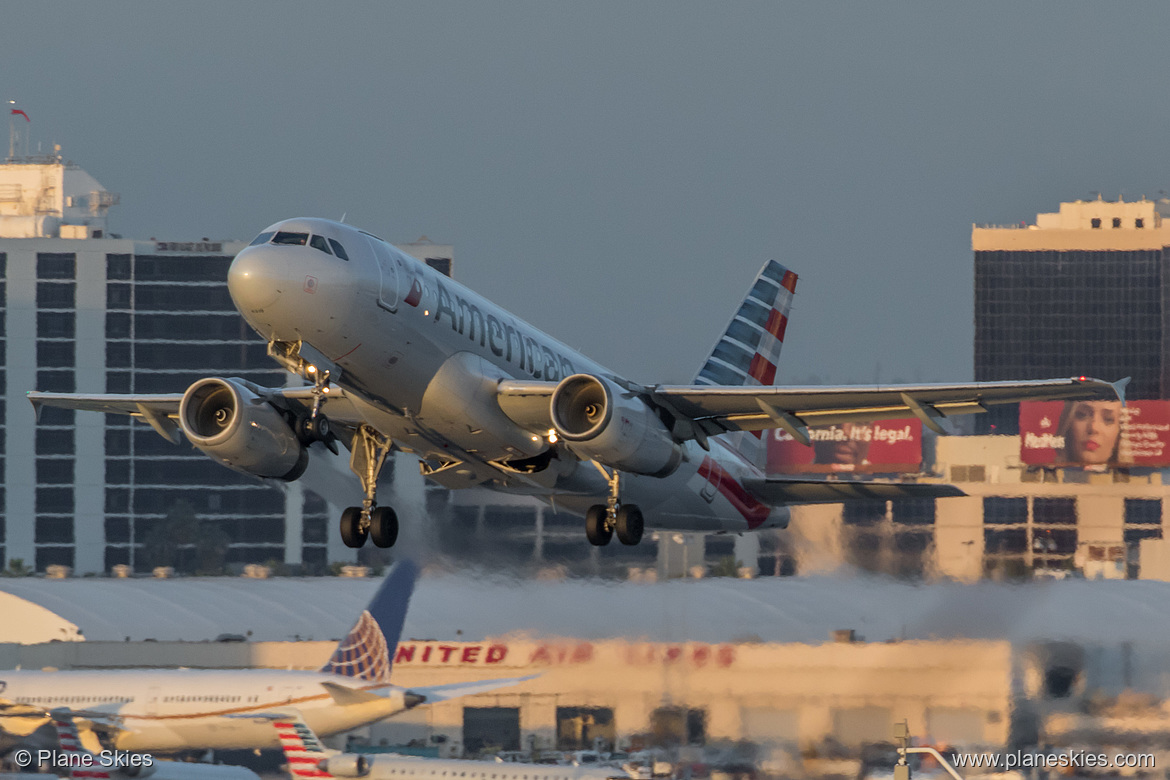 American Airlines Airbus A319-100 N810AW at Los Angeles International Airport (KLAX/LAX)