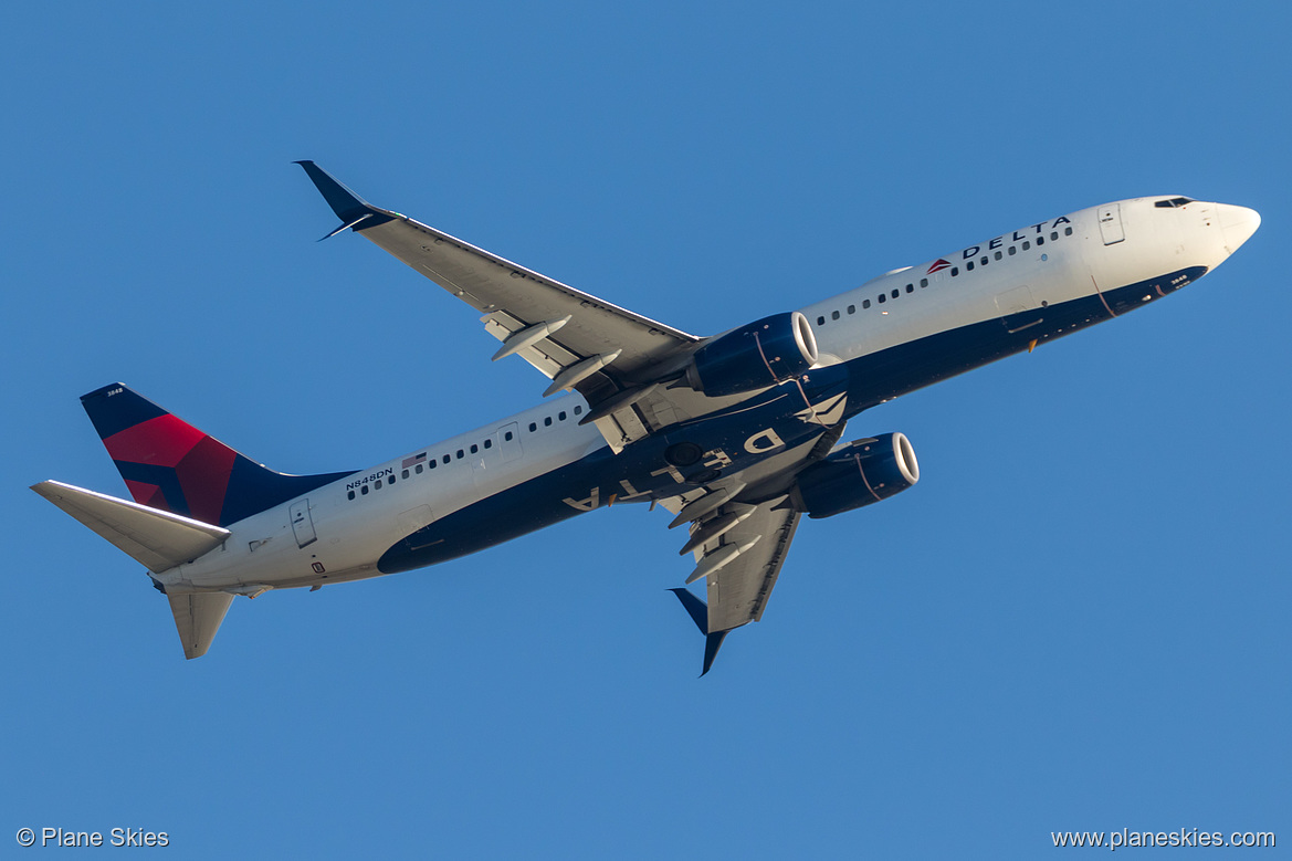 Delta Air Lines Boeing 737-900ER N848DN at Los Angeles International Airport (KLAX/LAX)