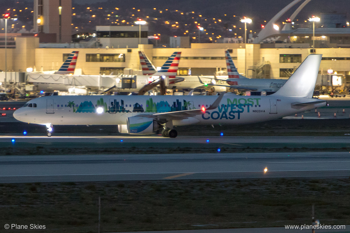 Alaska Airlines Airbus A321-200 N925VA at Los Angeles International Airport (KLAX/LAX)