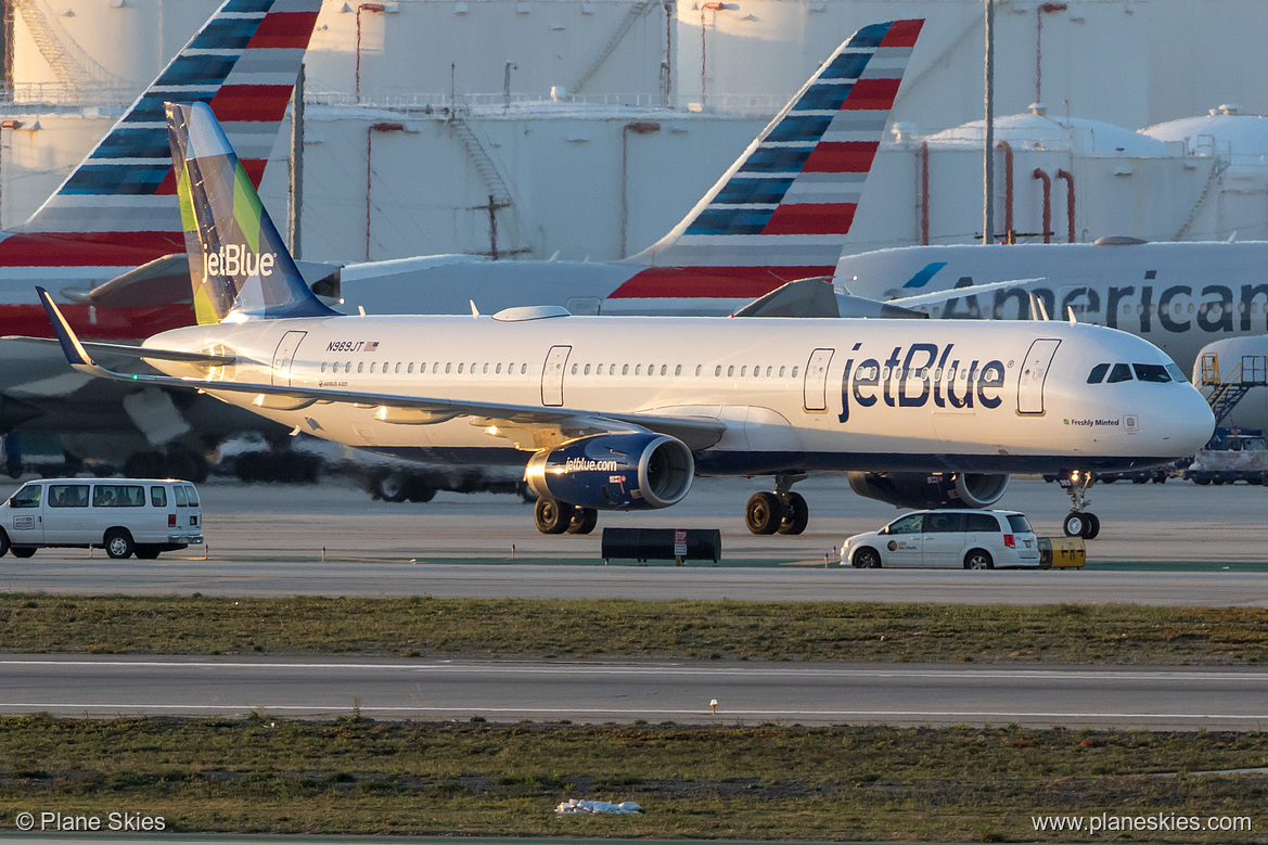 JetBlue Airways Airbus A321-200 N989JT at Los Angeles International Airport (KLAX/LAX)