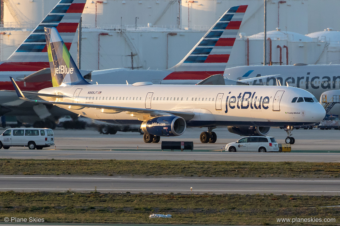 JetBlue Airways Airbus A321-200 N989JT at Los Angeles International Airport (KLAX/LAX) JetBlue Airways Airbus A321-200 N989JT at Los Angeles International Airport (KLAX/LAX)