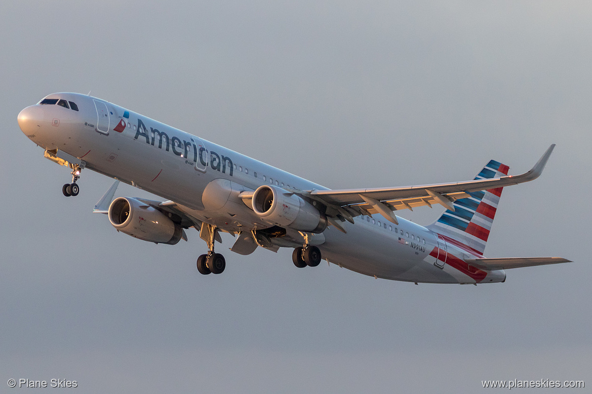American Airlines Airbus A321-200 N991AU at Los Angeles International Airport (KLAX/LAX)