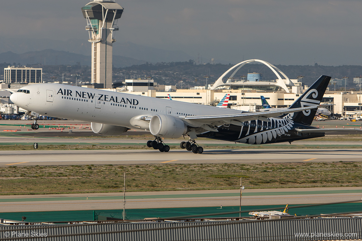 Air New Zealand Boeing 777-300ER ZK-OKM at Los Angeles International Airport (KLAX/LAX)