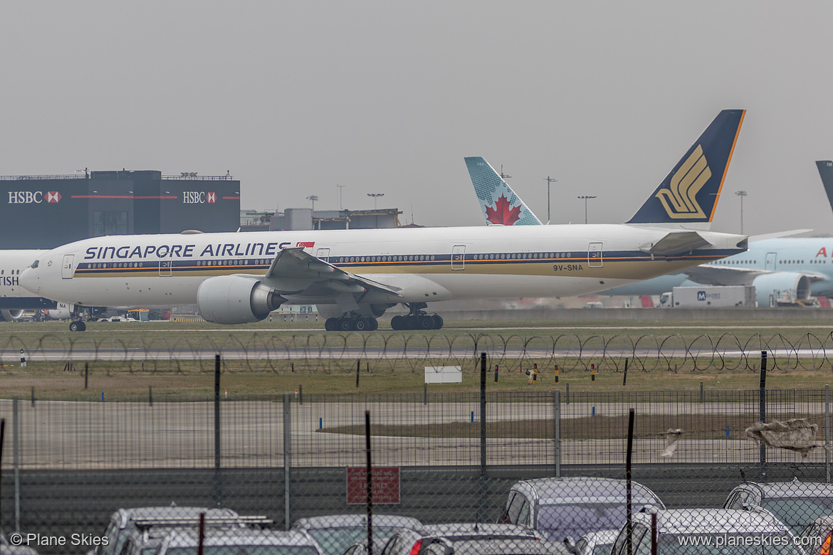 Singapore Airlines Boeing 777-300ER 9V-SNA at London Heathrow Airport (EGLL/LHR) Singapore Airlines Boeing 777-300ER 9V-SNA at London Heathrow Airport (EGLL/LHR)