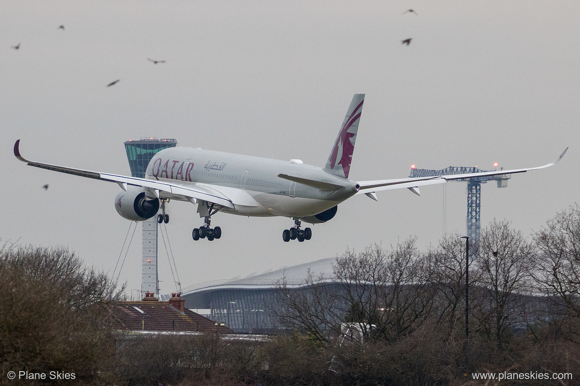 Qatar Airways Airbus A350-900 A7-ALY at London Heathrow Airport (EGLL/LHR) Qatar Airways Airbus A350-900 A7-ALY at London Heathrow Airport (EGLL/LHR)