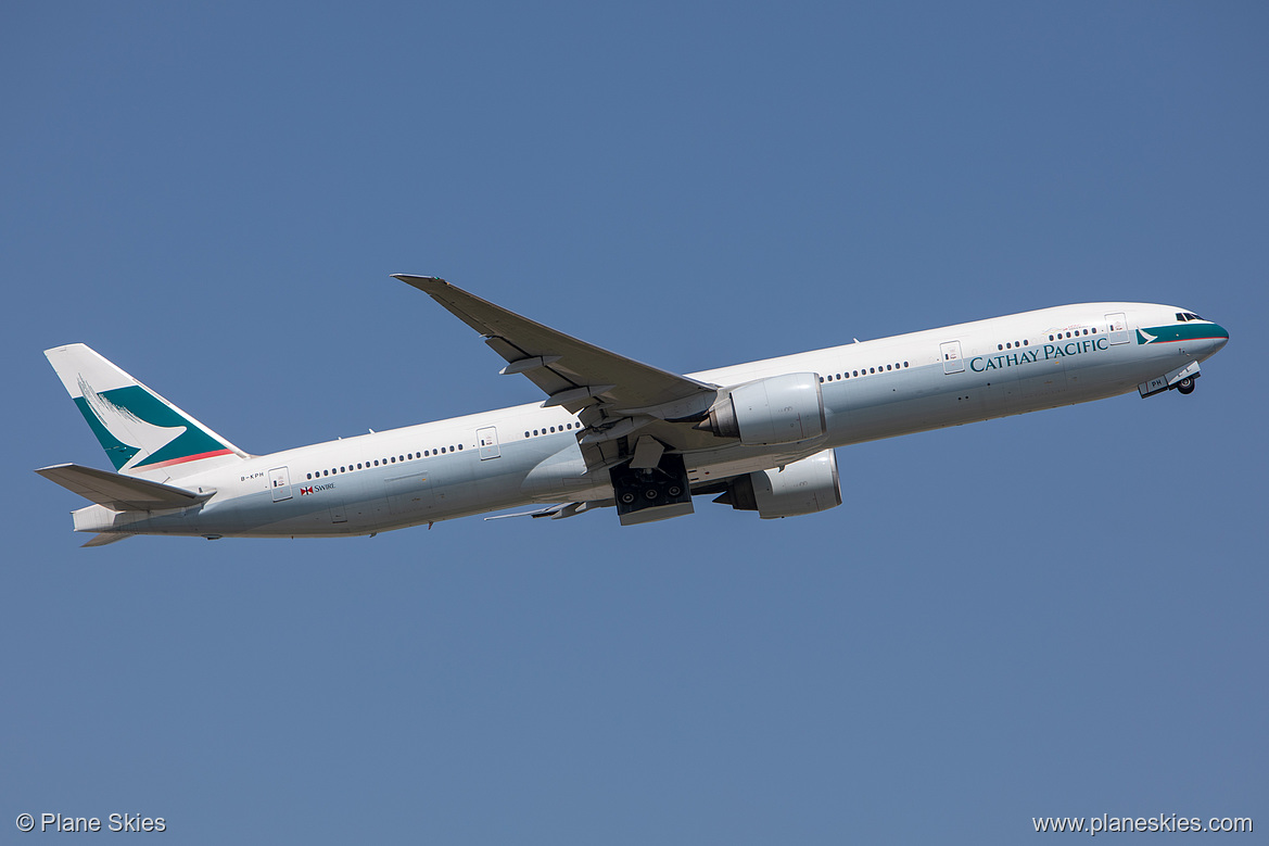 Cathay Pacific Boeing 777-300ER B-KPH at London Heathrow Airport (EGLL/LHR)