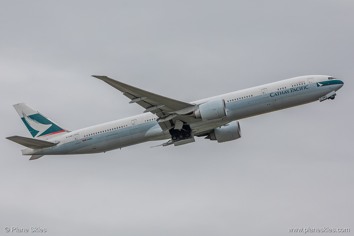 Cathay Pacific Boeing 777-300ER B-KQM at London Heathrow Airport (EGLL/LHR) Cathay Pacific Boeing 777-300ER B-KQM at London Heathrow Airport (EGLL/LHR)