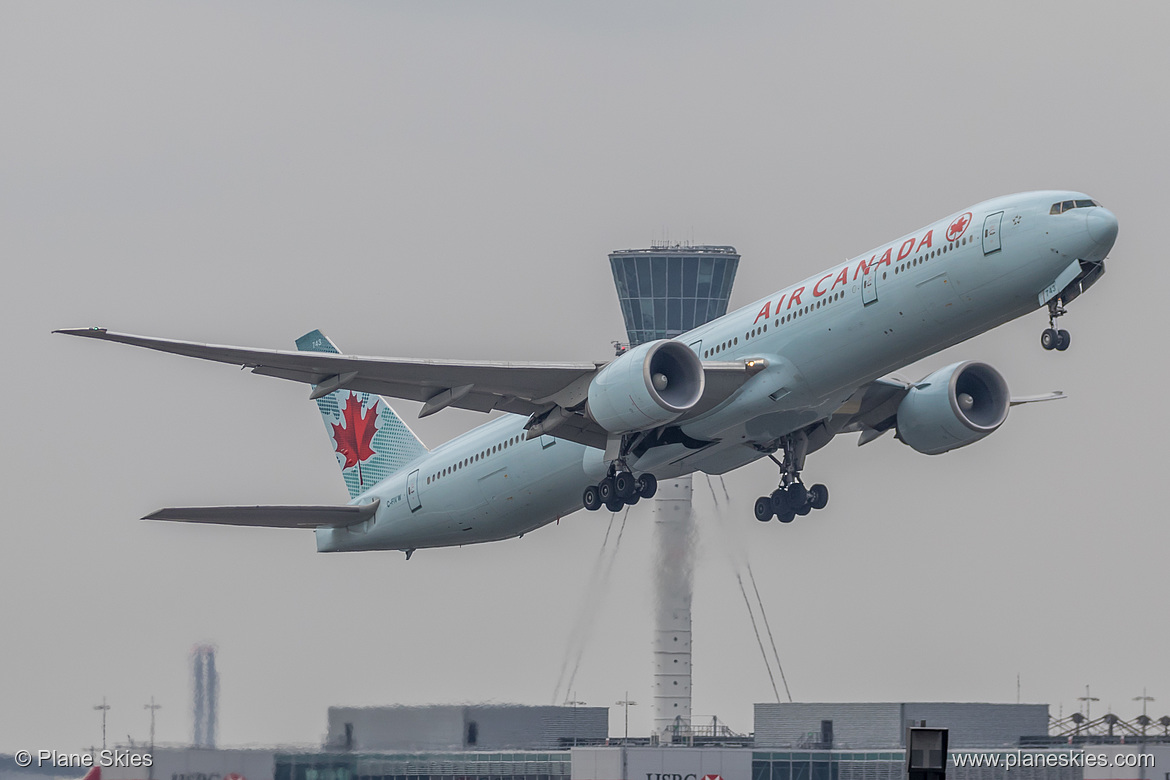 Air Canada Boeing 777-300ER C-FIVW at London Heathrow Airport (EGLL/LHR)