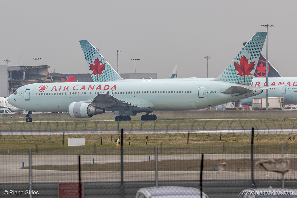 Air Canada Boeing 767-300ER C-GHOZ at London Heathrow Airport (EGLL/LHR) Air Canada Boeing 767-300ER C-GHOZ at London Heathrow Airport (EGLL/LHR)