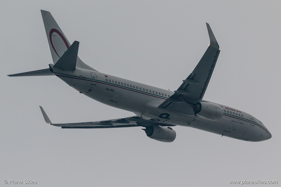 Royal Air Maroc Boeing 737-800 CN-RGI at London Heathrow Airport (EGLL/LHR)