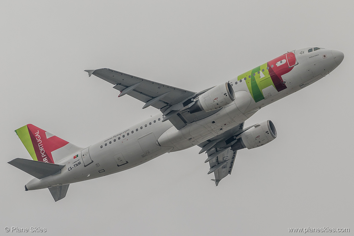 TAP Portugal Airbus A320-200 CS-TNM at London Heathrow Airport (EGLL/LHR)