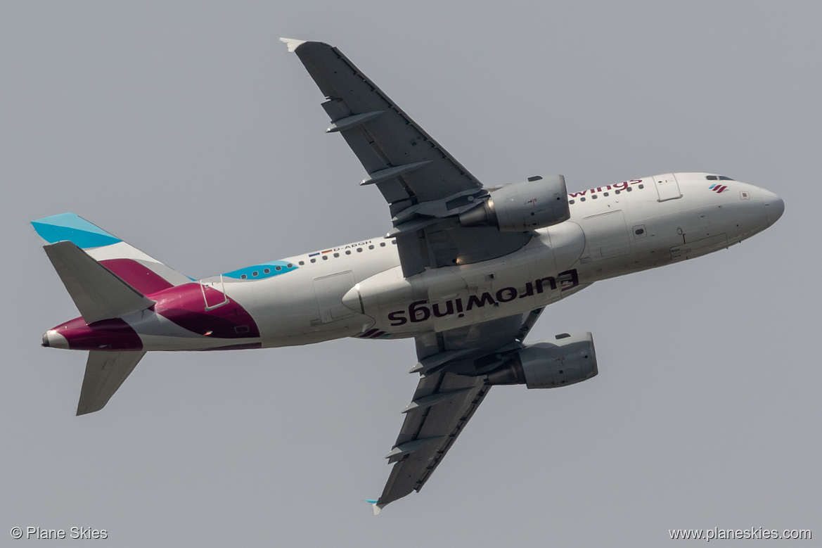 Eurowings Airbus A319-100 D-ABGH at London Heathrow Airport (EGLL/LHR)