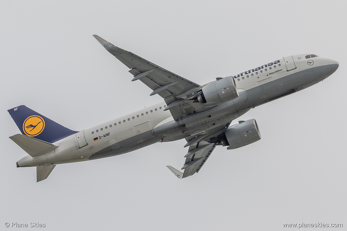 Lufthansa Airbus A320neo D-AINF at London Heathrow Airport (EGLL/LHR)