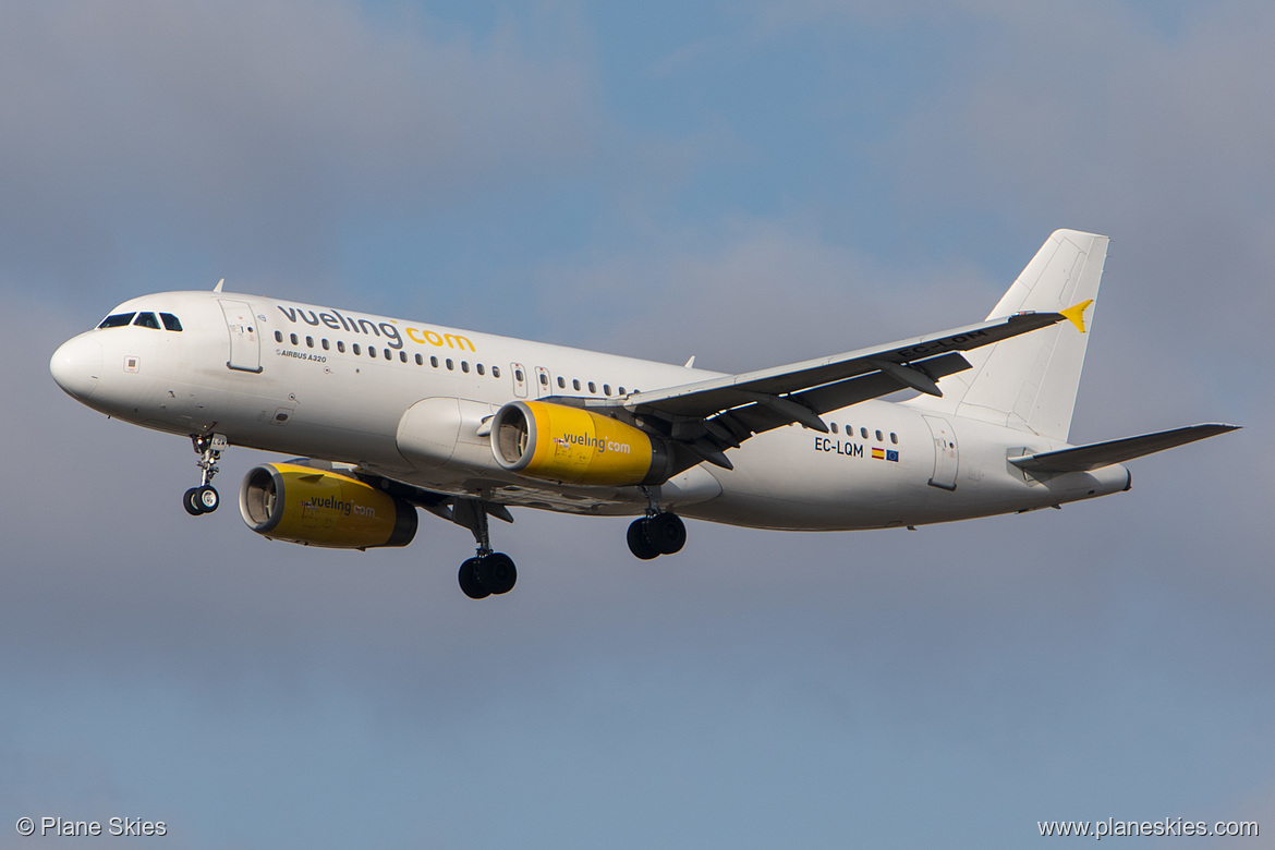 Vueling Airbus A320-200 EC-LQM at London Heathrow Airport (EGLL/LHR)