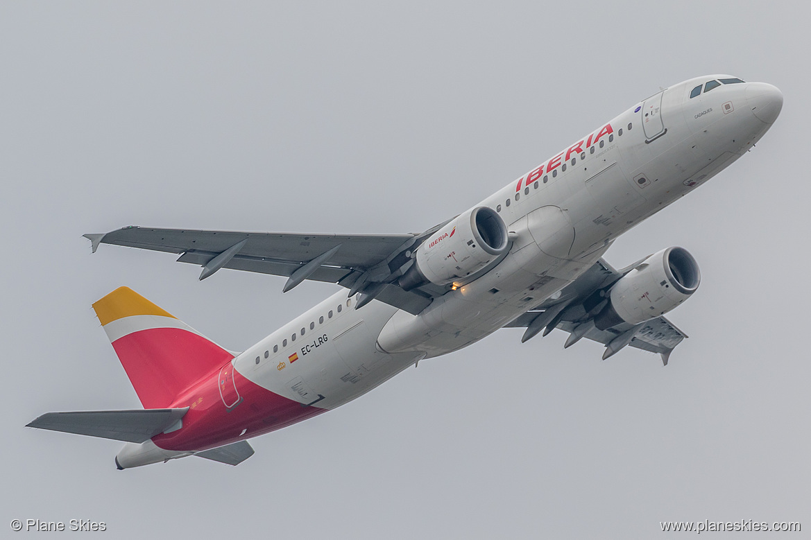 Iberia Airbus A320-200 EC-LRG at London Heathrow Airport (EGLL/LHR) Iberia Airbus A320-200 EC-LRG at London Heathrow Airport (EGLL/LHR)